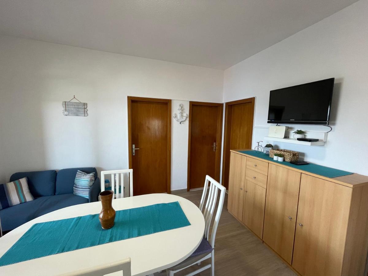 Apartman Emilija Vinišće Exteriör bild