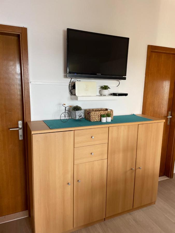 Apartman Emilija Vinišće Exteriör bild